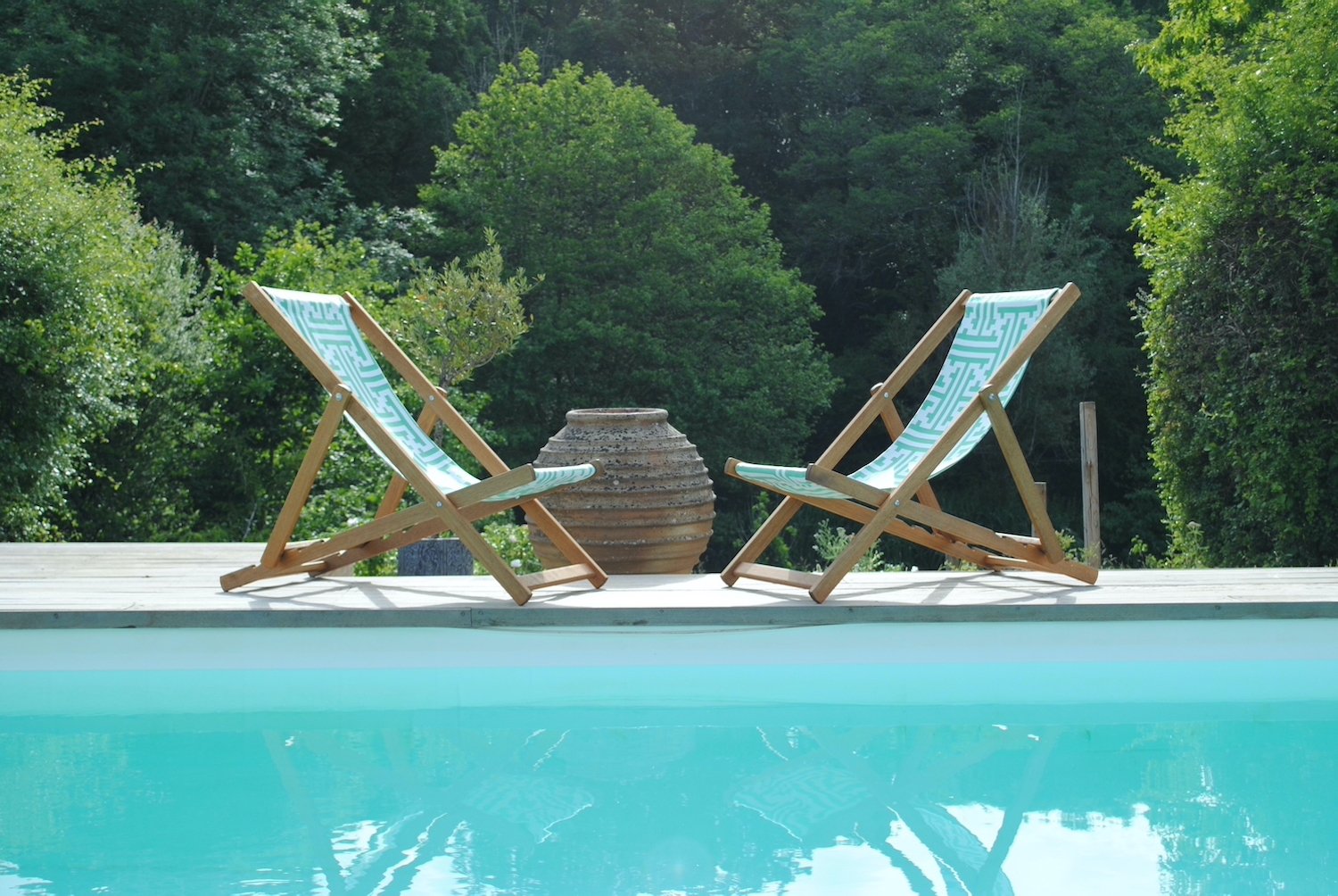 high quality easy to store wooden deckchairs